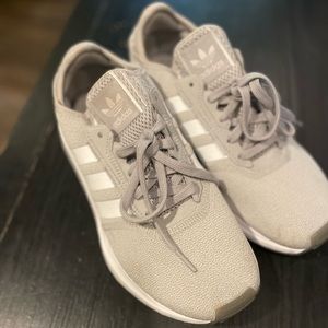 Never worn - Adidas Size 9 Gray/White